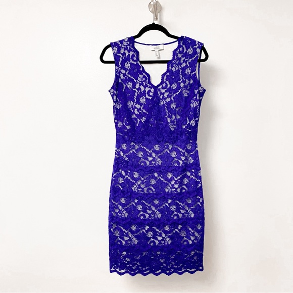 Badgley Mischka Dresses & Skirts - Badgley Mischka Cobalt Lace V-Neck Midi Dress